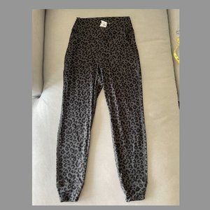 ABERCROMBIE & FITCH JOGGERS NEW WITH TAGS LEOPARD PRINT women's small